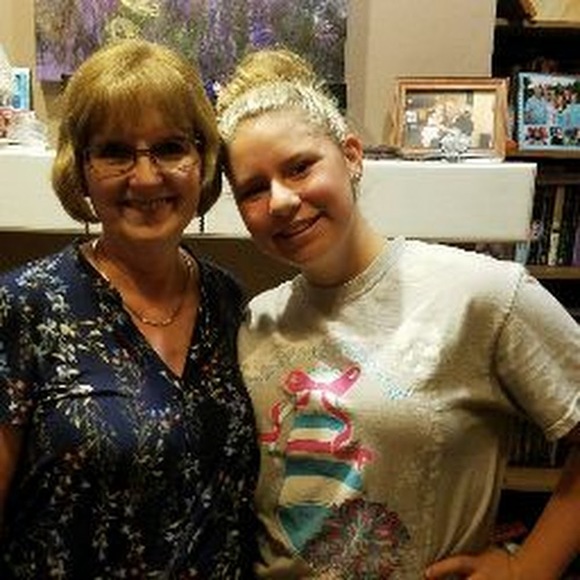 Meet your Posher, Sandy - Picture 1 of 1